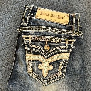 Rock Revival Serena Capri 27 rise 7 1/2” inseam 24” waist 28”